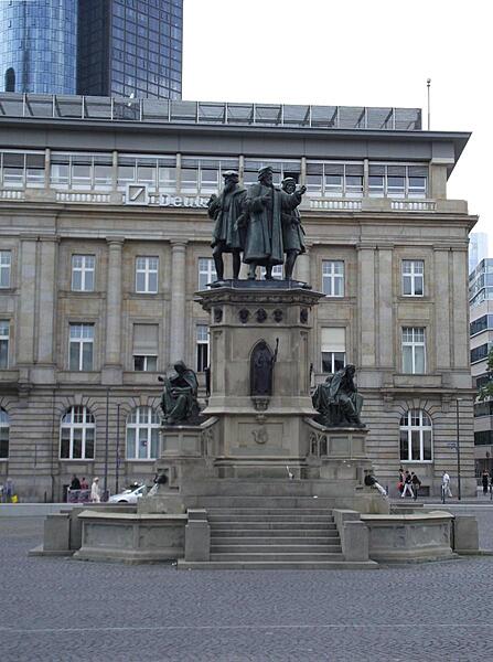 Johannes Gutenberg Monument